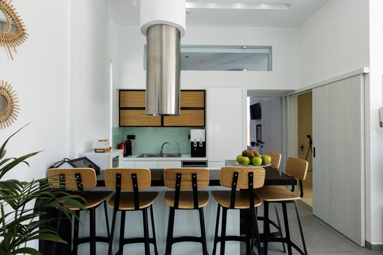 Chara Sensory Luxury Villa With Heated Pool & Gym, By Thinkvilla Pánormos Extérieur photo