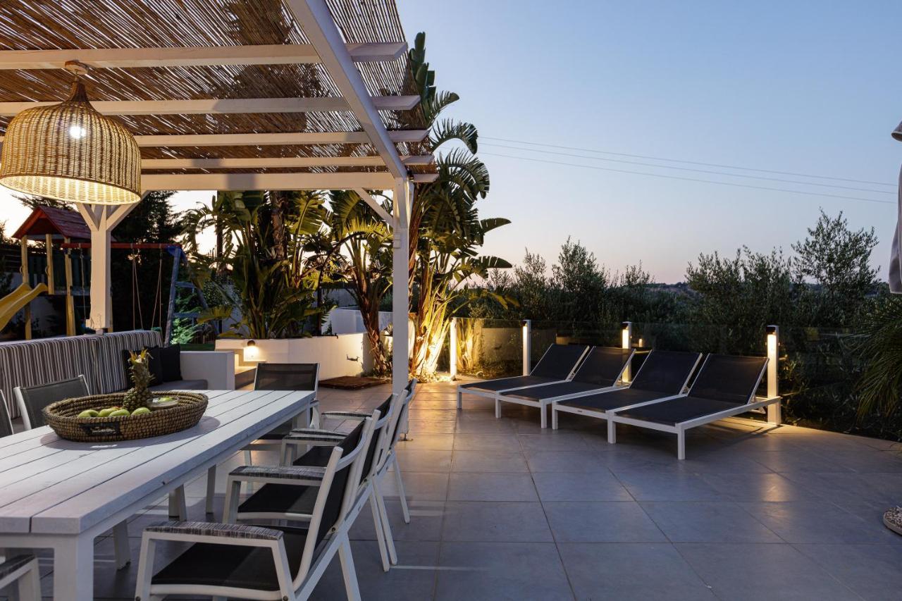 Chara Sensory Luxury Villa With Heated Pool & Gym, By Thinkvilla Pánormos Extérieur photo