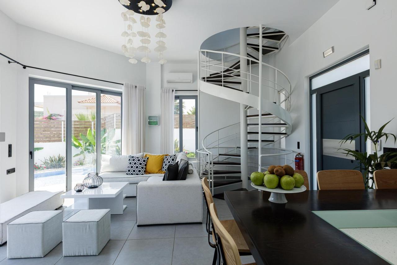 Chara Sensory Luxury Villa With Heated Pool & Gym, By Thinkvilla Pánormos Extérieur photo
