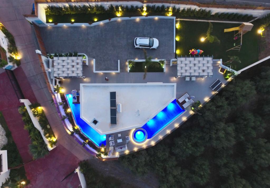 Chara Sensory Luxury Villa With Heated Pool & Gym, By Thinkvilla Pánormos Extérieur photo